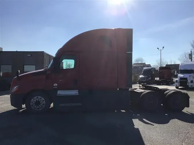 2021 FREIGHTLINER CA126