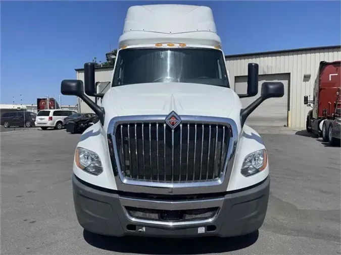 2018 INTERNATIONAL LT