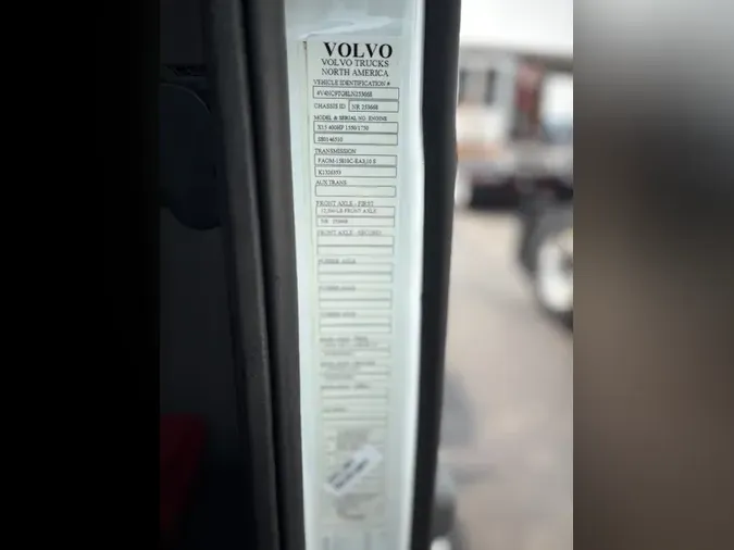 2020 VOLVO TRUCK VNL64T300