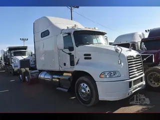 2013 MACK PINNACLE CXU613