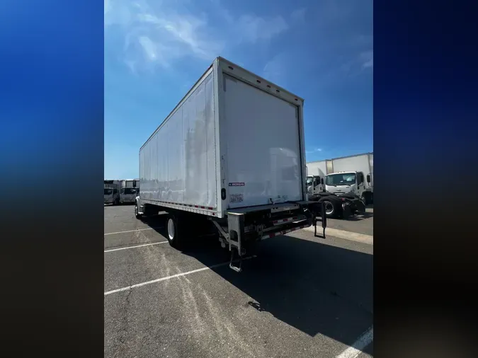 2018 FREIGHTLINER M2 106