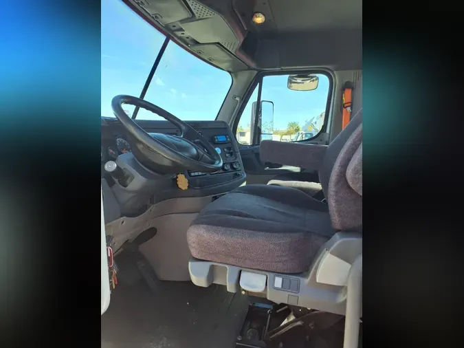 2018 FREIGHTLINER/MERCEDES CASCADIA 125