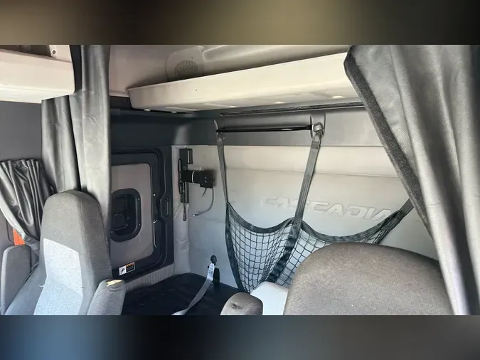 2020 Freightliner Cascadia