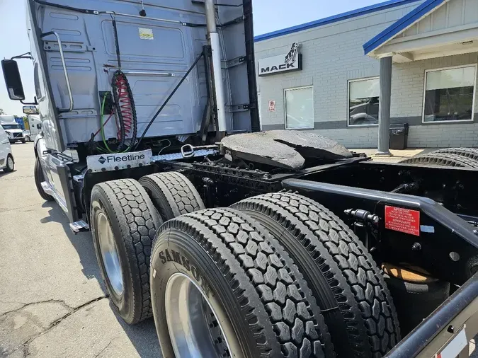 2019 VOLVO VNL64T760