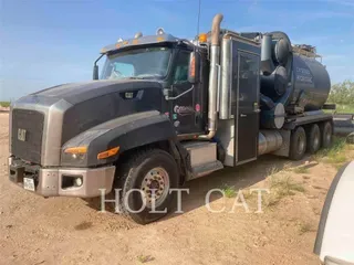 2015 Caterpillar CT660L