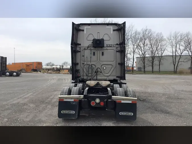 2022 Freightliner Cascadia 126671ae4a6ec3cbf9f1a35eeeaff2baf33