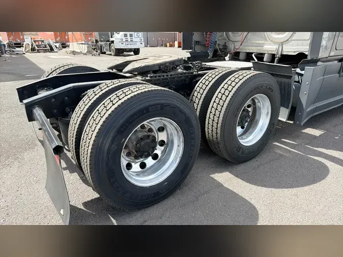2025 Freightliner Cascadia 126