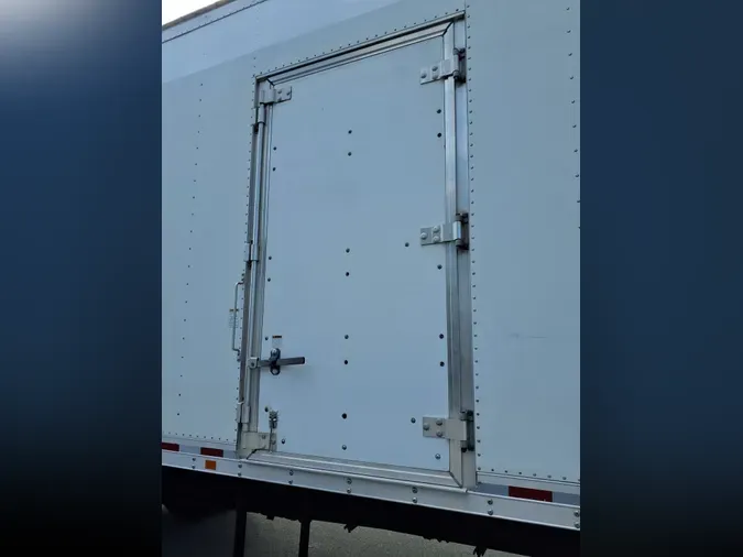 2019 FREIGHTLINER/MERCEDES M2 106