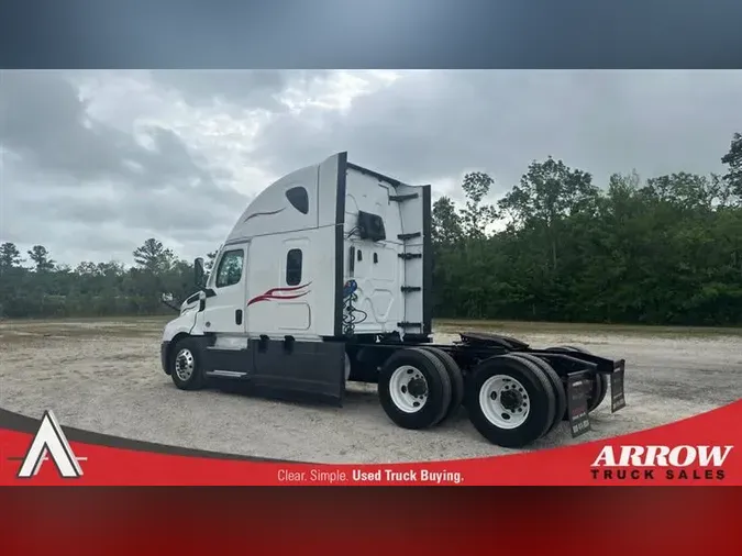 2021 FREIGHTLINER CA126