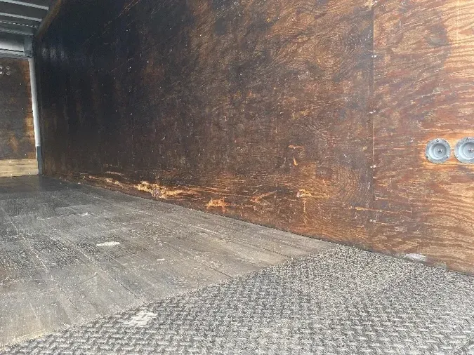 2015 FREIGHTLINER M2