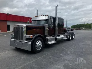 2027 PETERBILT 589