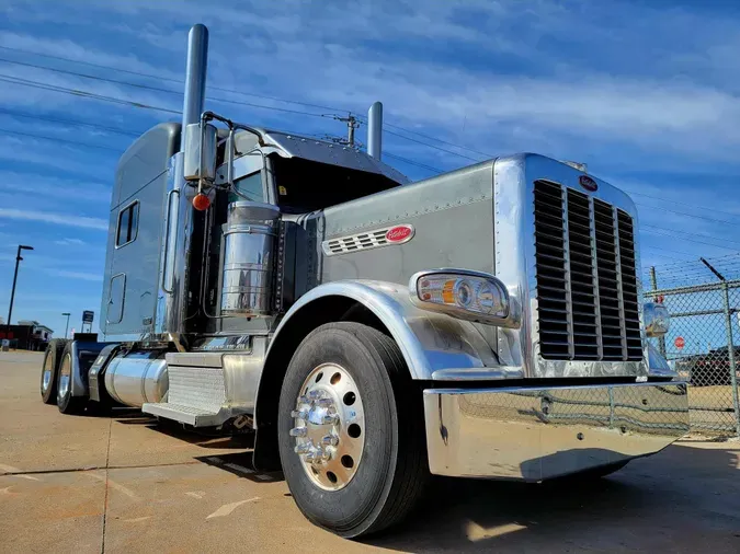 2021 Peterbilt 389672e7f301d5294a3c360222038d4e5e4