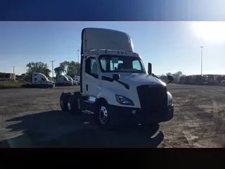 2020 Freightliner Cascadia 126