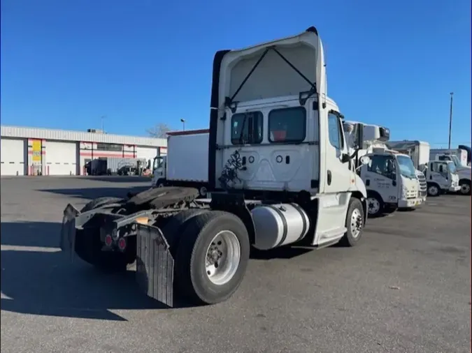 2019 FREIGHTLINER/MERCEDES CASCADIA 113673672c52a88ff81adc17f3797cee003