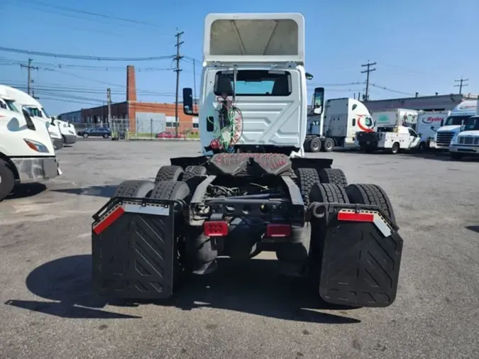 2019 NAVISTAR INTERNATIONAL LT625 DAYCAB T/A
