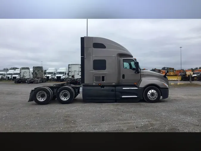 2022 International LT