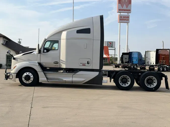 2023 Kenworth T680