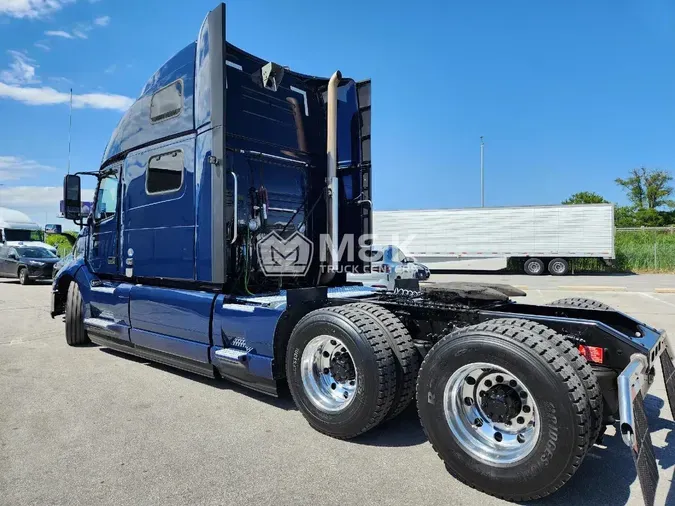 2021 VOLVO VNL64T860