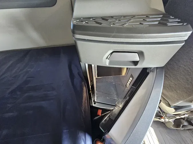 2024 VOLVO VNL64T760