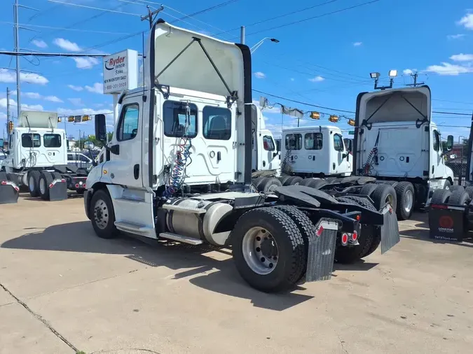 2019 FREIGHTLINER/MERCEDES CASCADIA 113