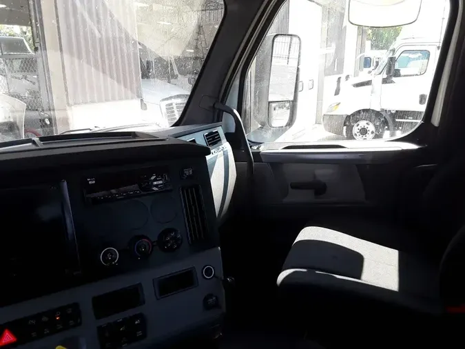 2020 FREIGHTLINER NEW CASCADIA 116