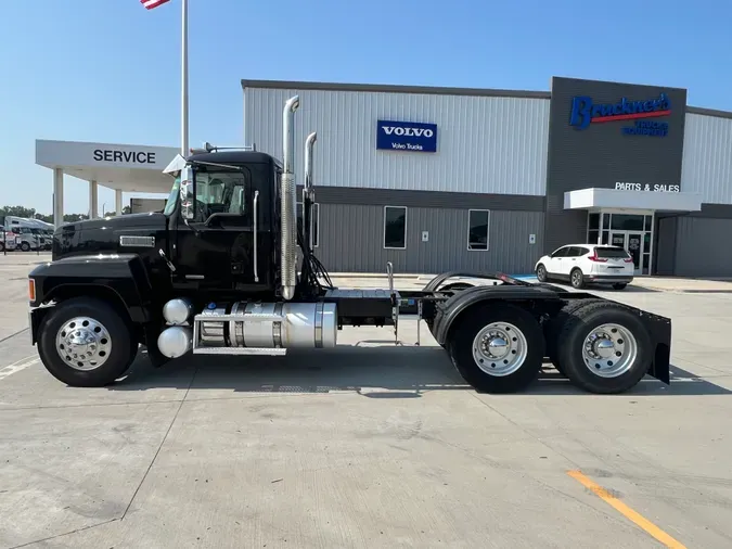 2020 MACK PI64T