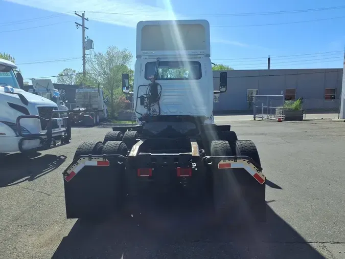 2019 NAVISTAR INTERNATIONAL LT625 DAYCAB T/A