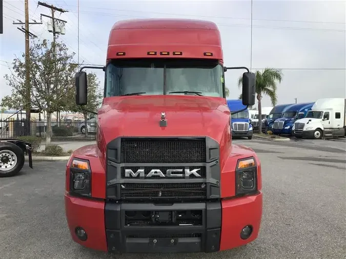 2019 MACK ANTHEM