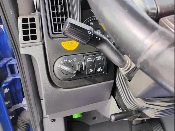 2022 International LT625