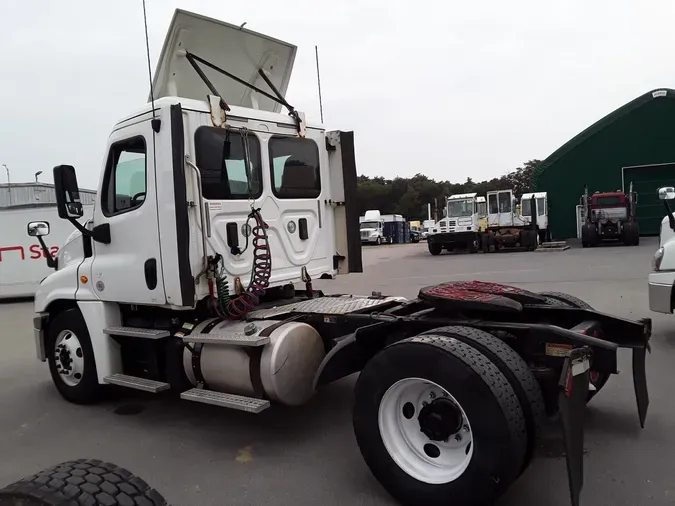 2017 FREIGHTLINER/MERCEDES CASCADIA 125