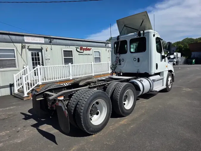 2020 FREIGHTLINER/MERCEDES CASCADIA 125