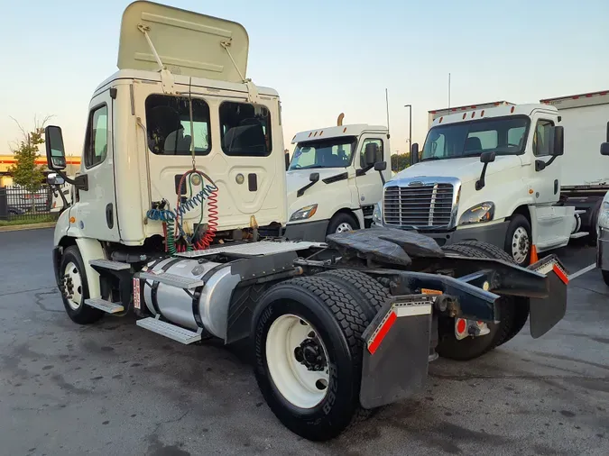 2014 FREIGHTLINER/MERCEDES CASCADIA 113