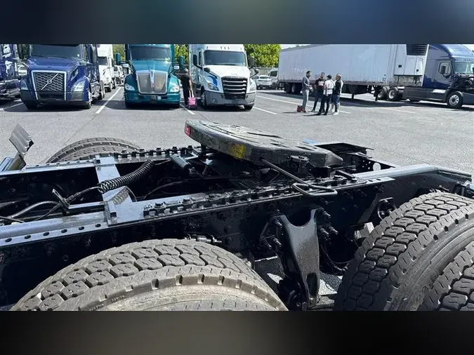 2018 INTERNATIONAL RH613