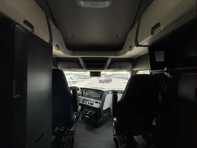 2022 Freightliner Cascadia 1266758caba883a4eb2169ac4cf7ef51a4b