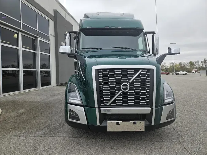 2025 VOLVO VNL64T860675d4fd9e956a495bf46c9e84f14e3bb