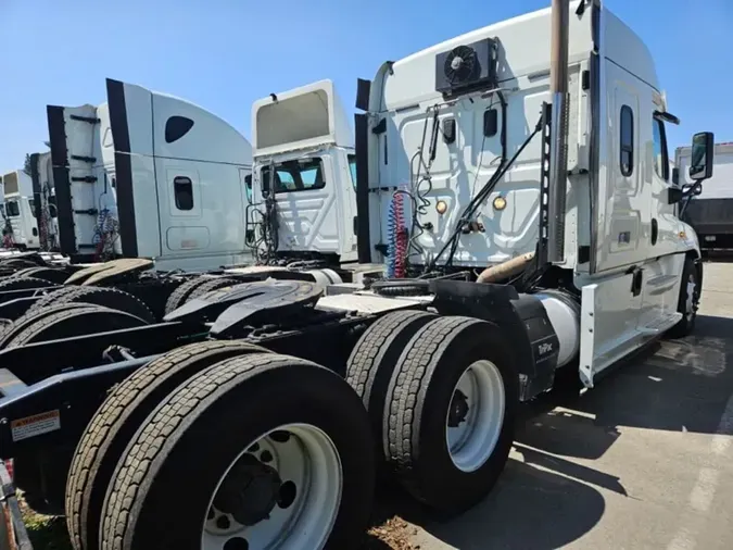 2017 FREIGHTLINER/MERCEDES CASCADIA 125