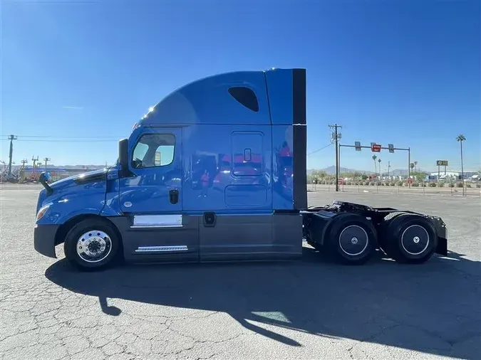 2021 FREIGHTLINER CA126