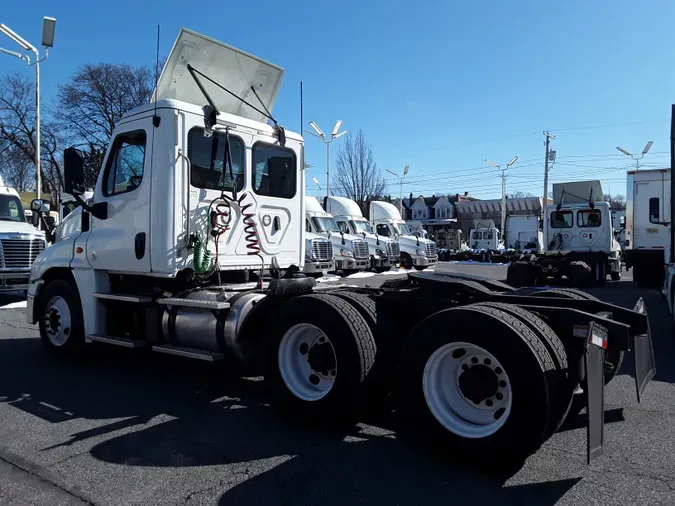 2019 FREIGHTLINER/MERCEDES CASCADIA 125