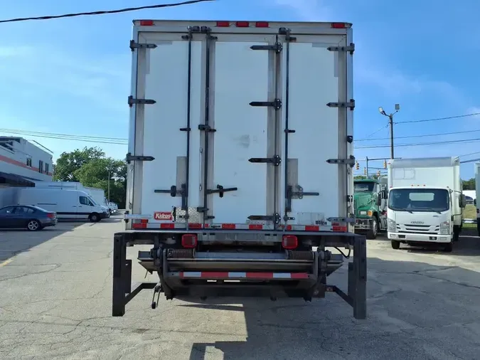 2017 FREIGHTLINER M2 106