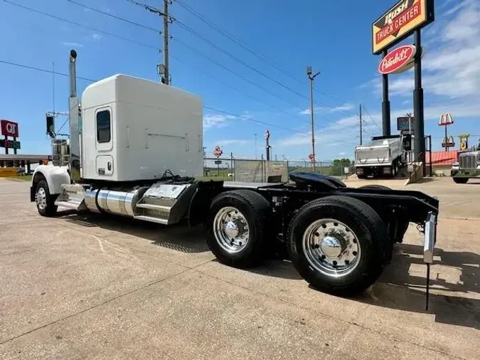 2023 Kenworth W900