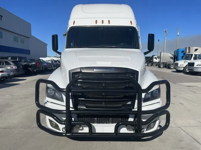 2021 Freightliner Cascadia 126