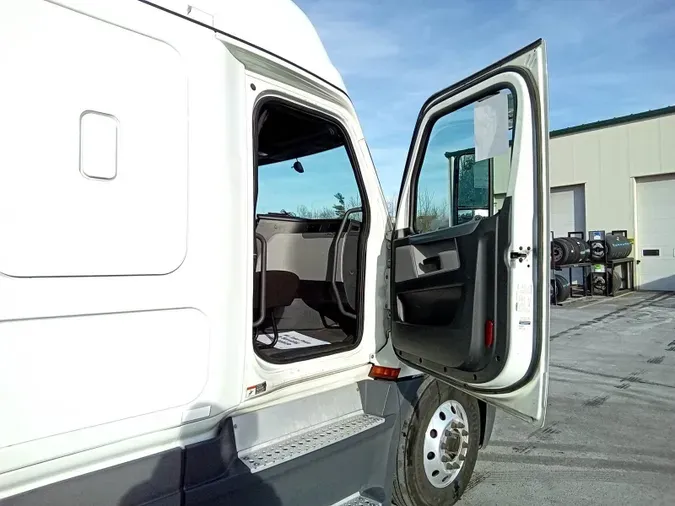 2020 Freightliner Cascadia