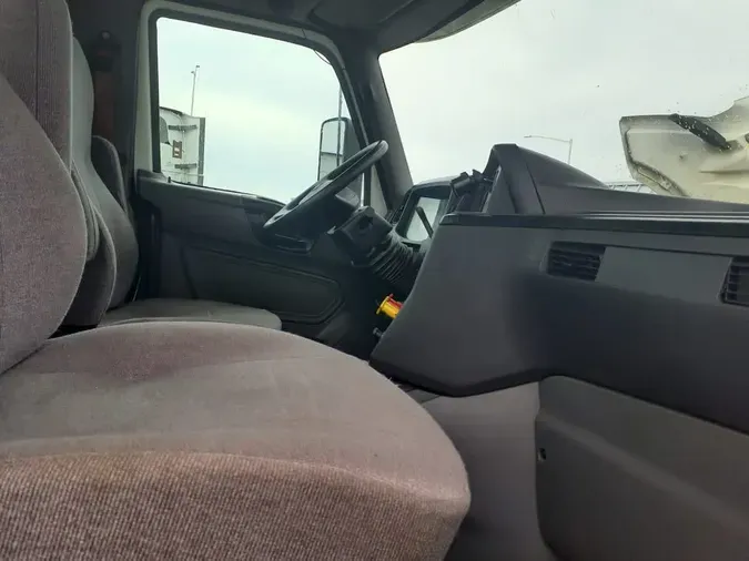 2019 NAVISTAR INTERNATIONAL LT625 DAYCAB T/A