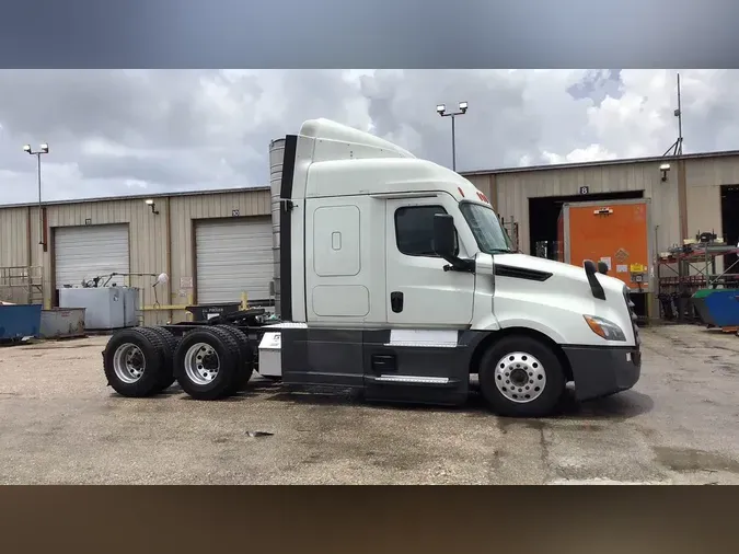 2021 Freightliner Cascadia 126