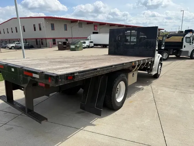 2022 Freightliner BUSINESS CLASS M2 106