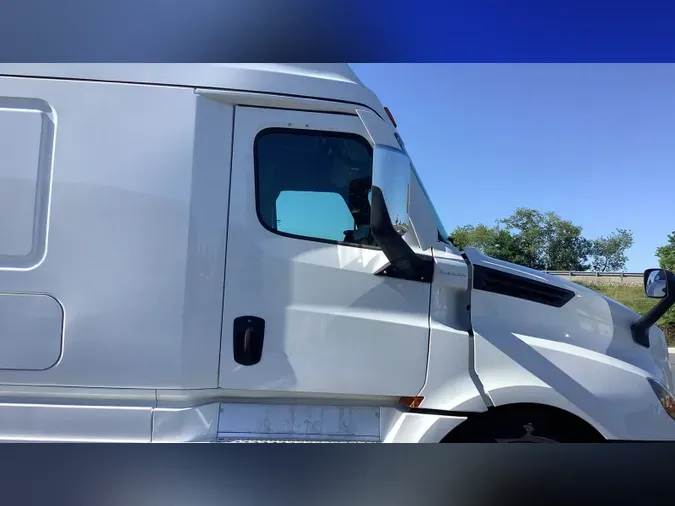 2022 Freightliner Cascadia 126