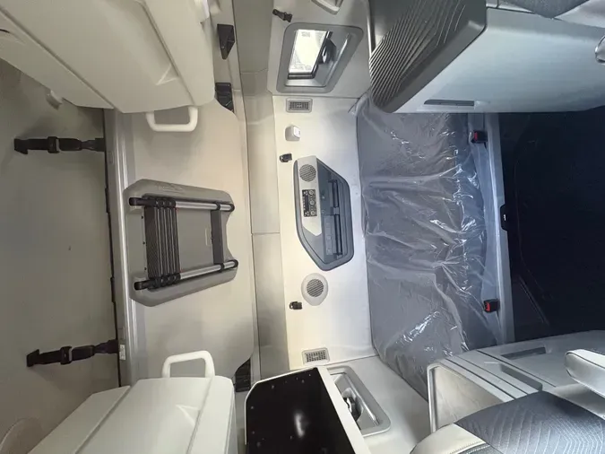 2027 VOLVO TRUCK VNL64TV04