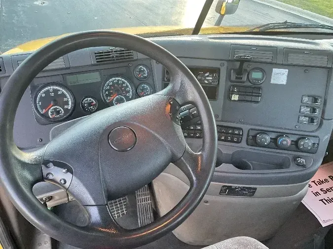 2018 Freightliner X12564ST