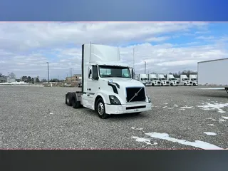 2018 Volvo VNL300