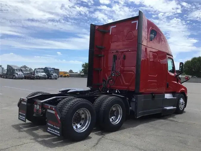 2020 FREIGHTLINER CASCADIA